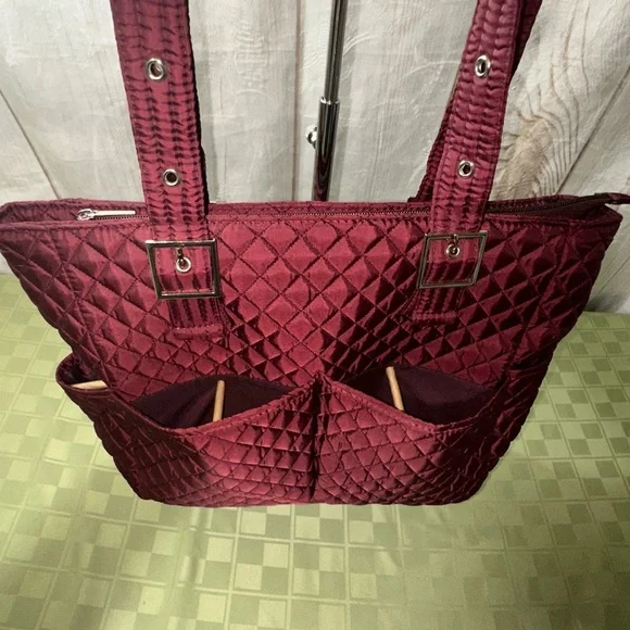 Discontinued Donna Sharp Quilted Tote with Double Handles - Picture 3 of 11